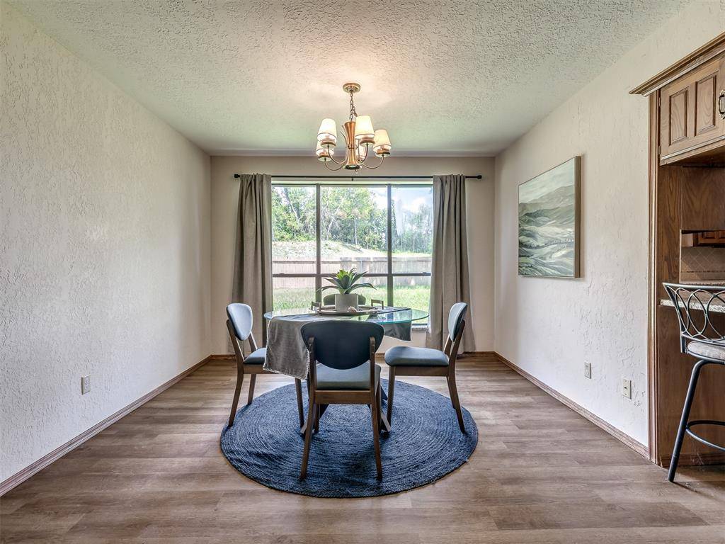 1111 Robin Hood LN, Norman, OK 73072
