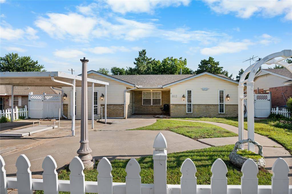 812 E Georgia ST, Shawnee, OK 74804