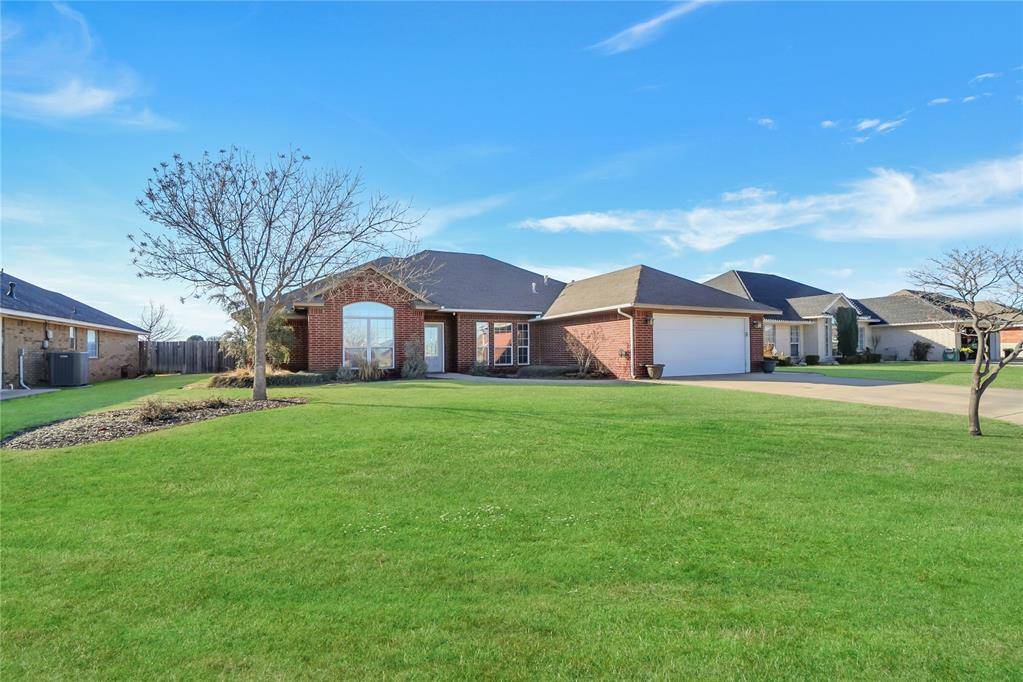 2905 Hunter Pointe, Altus, OK 73521