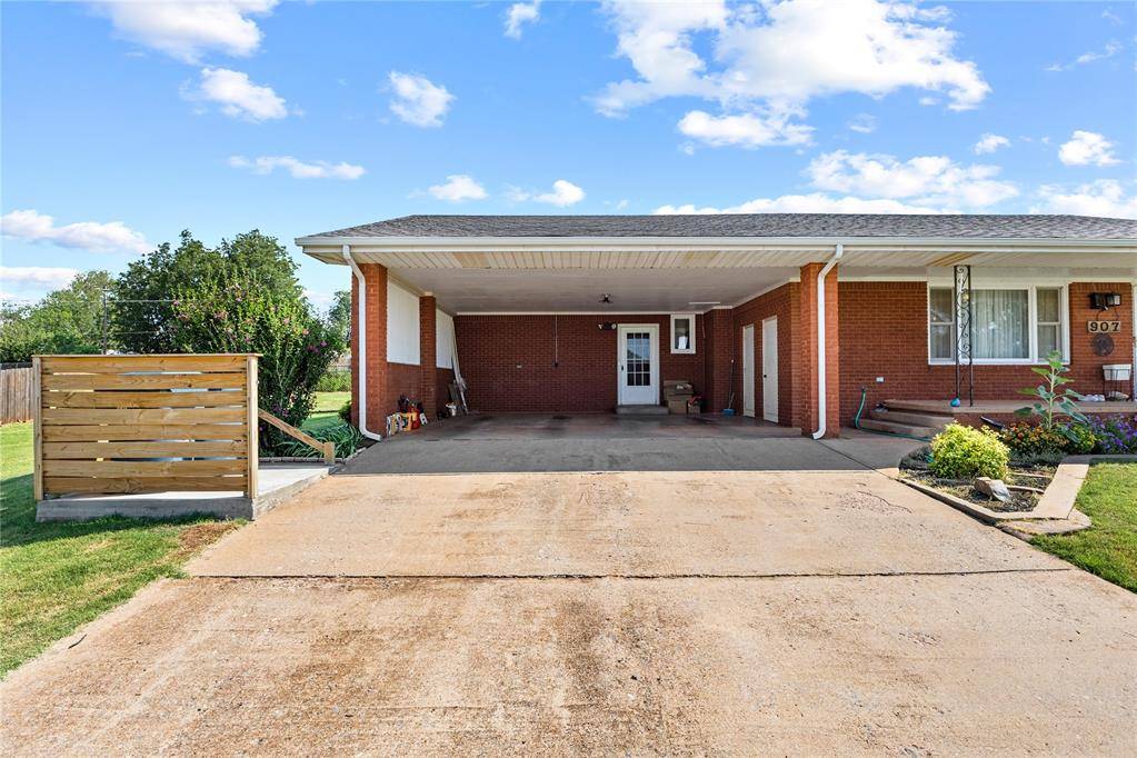 907 Ella ST, Cordell, OK 73632