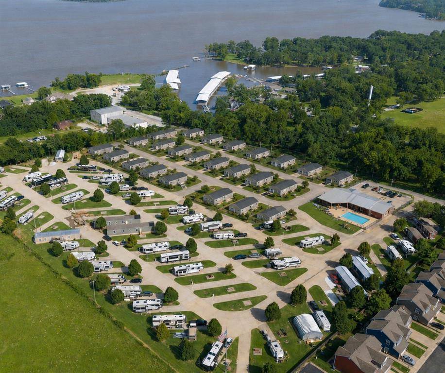 206 Springwater LN, Monkey Island, OK 74331