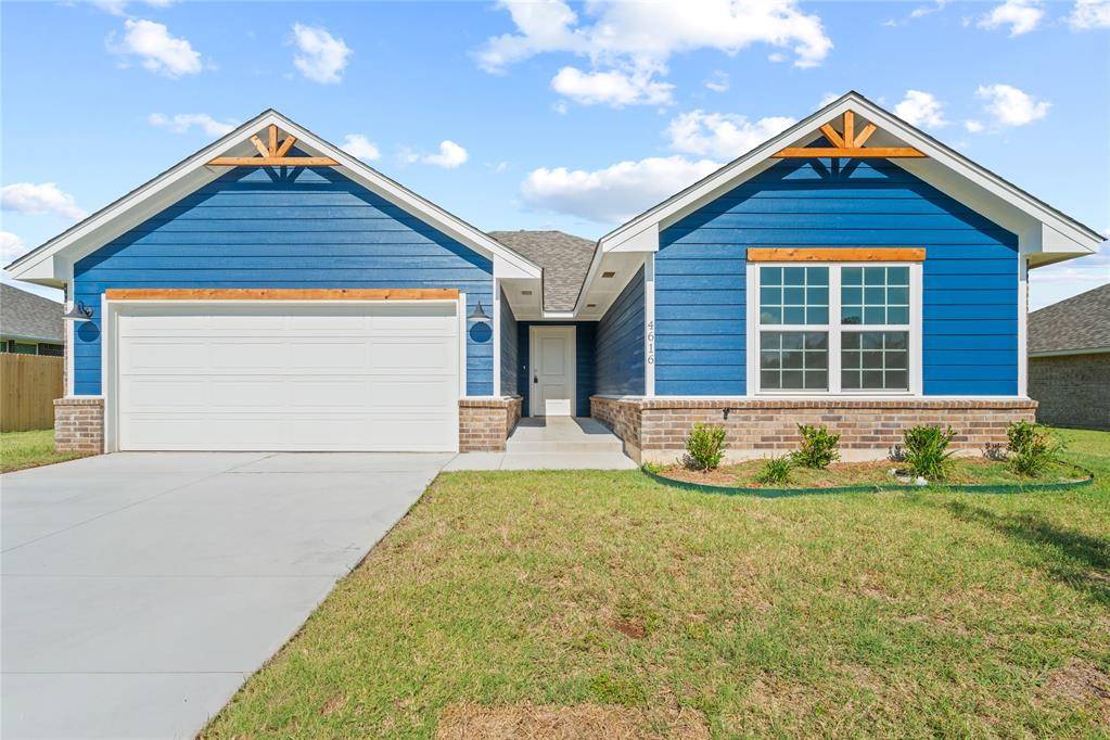 4616 Lincoln LNDG, Harrah, OK 73045