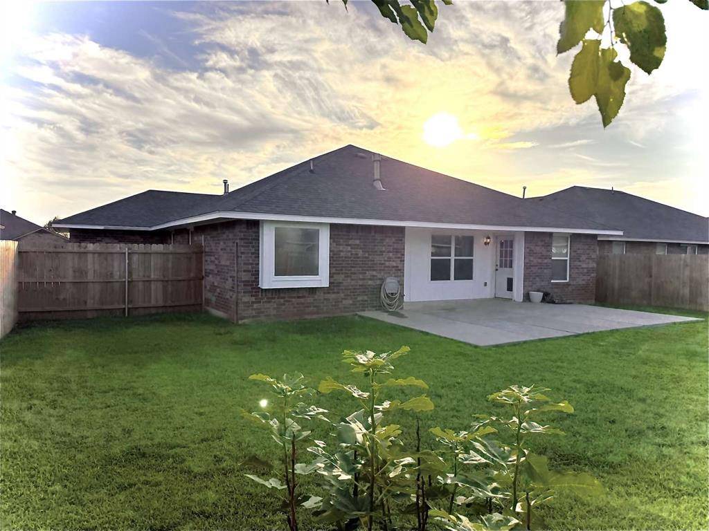 2261 Blue Jay DR, Edmond, OK 73012