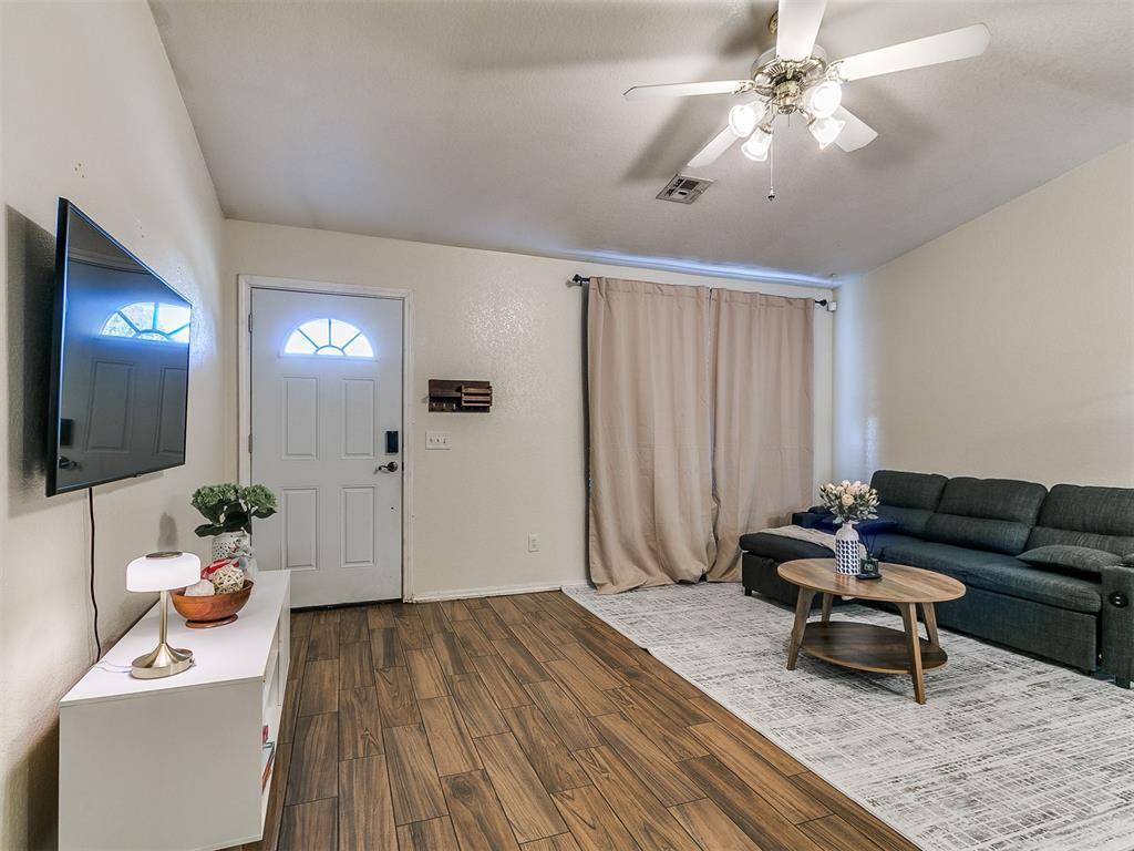 414 English Elm LN, Norman, OK 73069