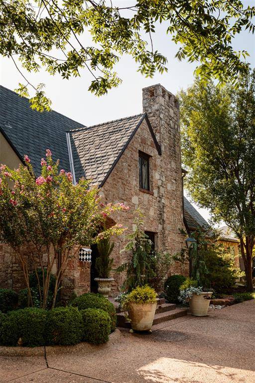 6638 Avondale DR, Oklahoma City, OK 73116