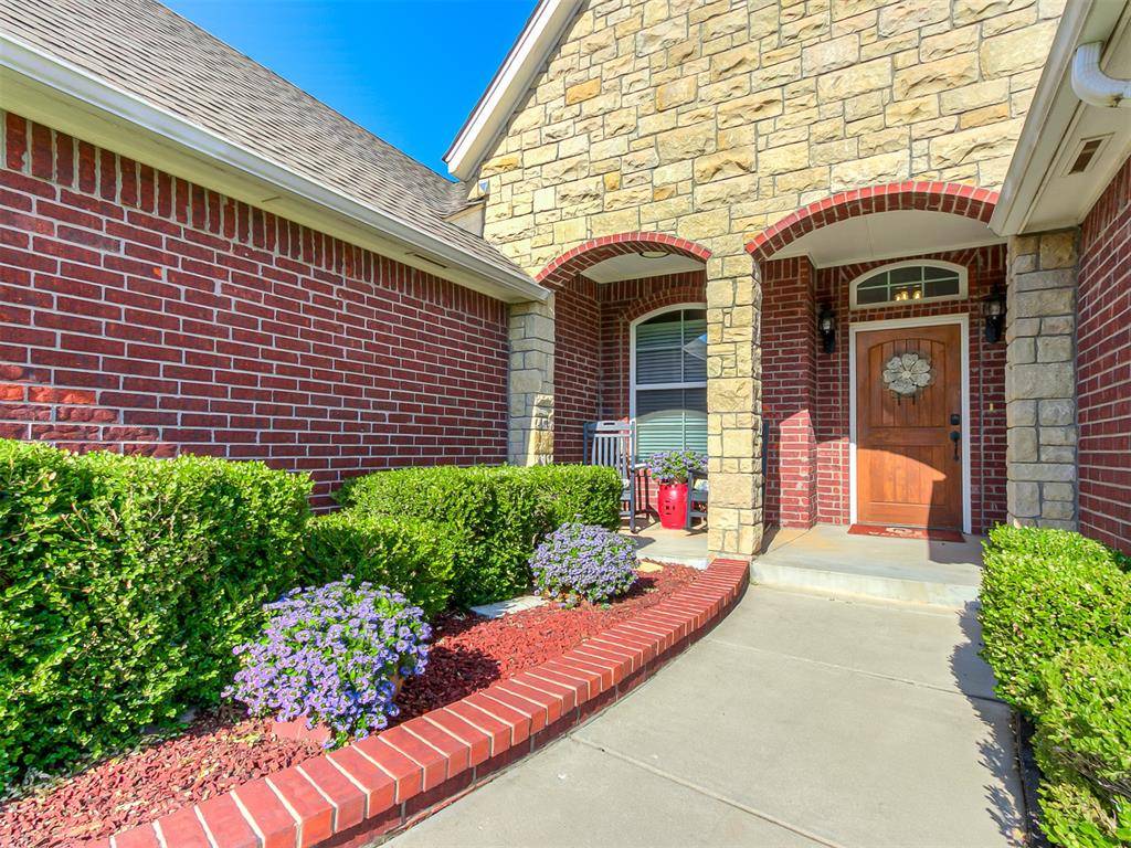 11705 Charleston WAY, Yukon, OK 73099