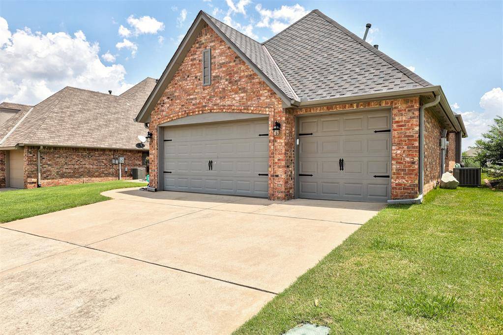 16708 Covington MNR, Edmond, OK 73012