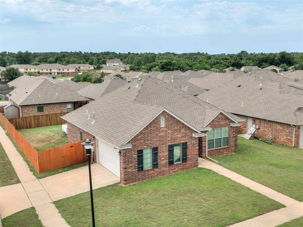20764 Frontier PL, Harrah, OK 73045