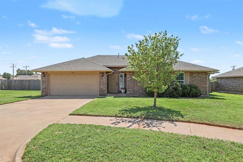 908 Denmark ST, Yukon, OK 73099
