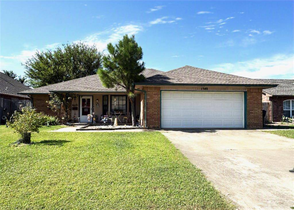 1340 NW 9th ST, Moore, OK 73170