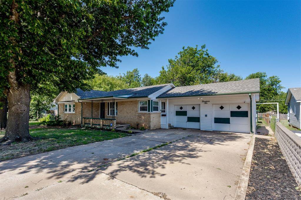 1910 S 13th ST, Chickasha, OK 73018