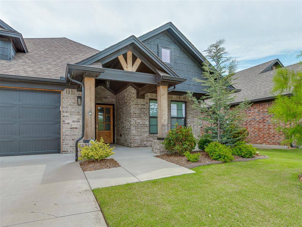 204 Ivory DR, Yukon, OK 73099