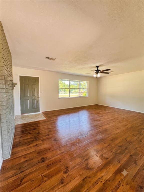 312 E Meadowview LN, Valliant, OK 74764