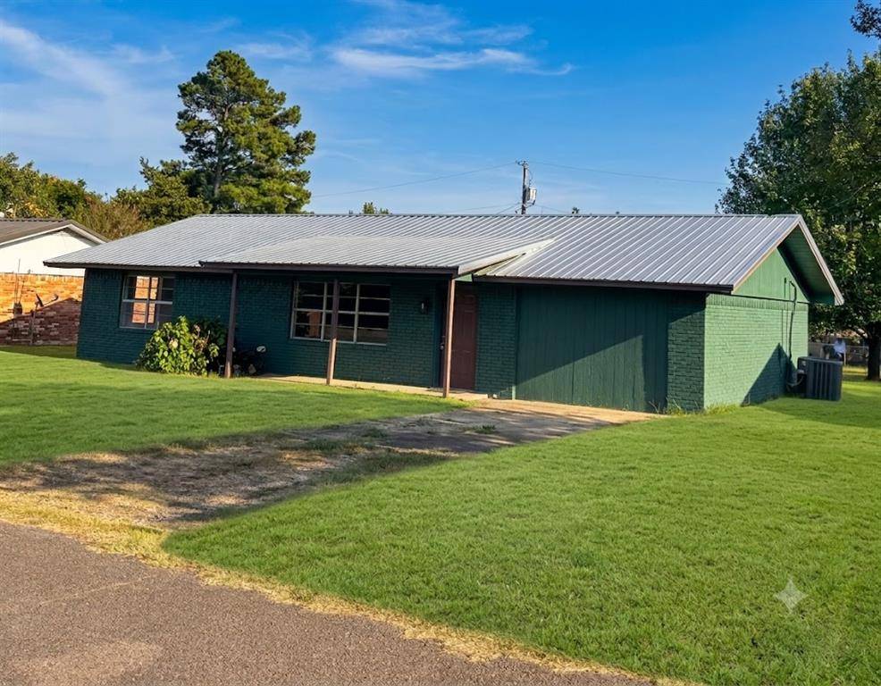 312 E Meadowview LN, Valliant, OK 74764
