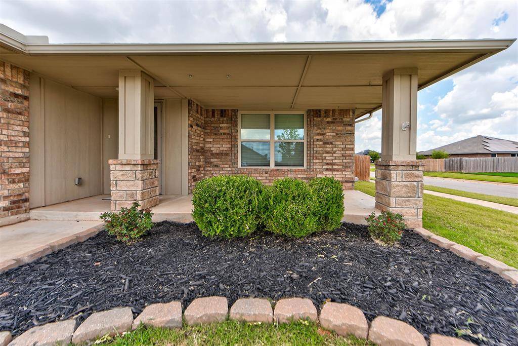 1213 Laurel Creek DR, Yukon, OK 73099
