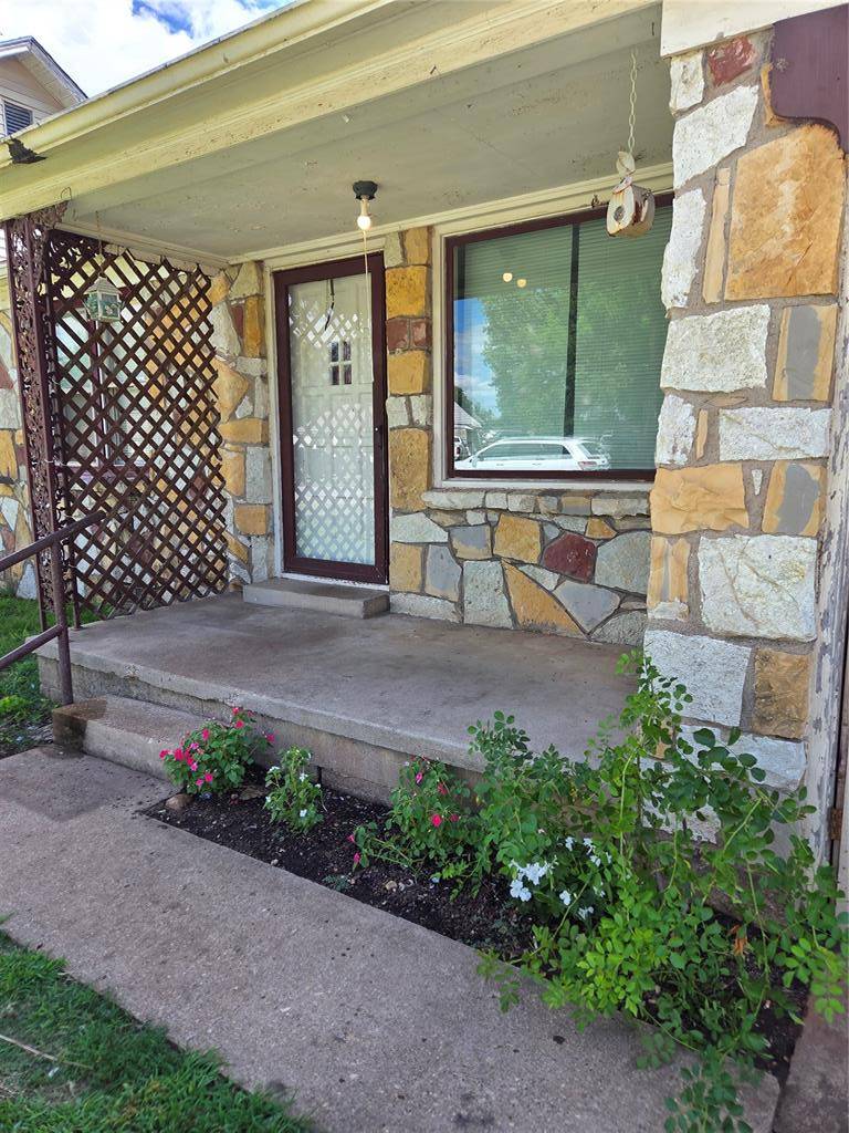 207 S Elm ST, Pauls Valley, OK 73075