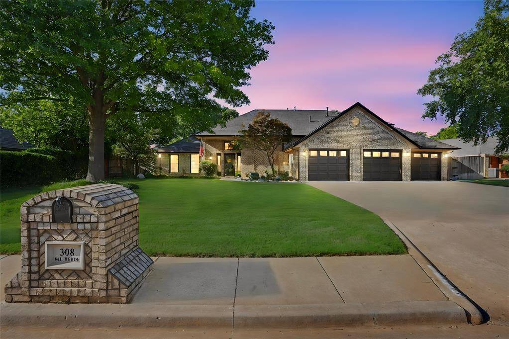 308 Val Verde ST, Altus, OK 73521