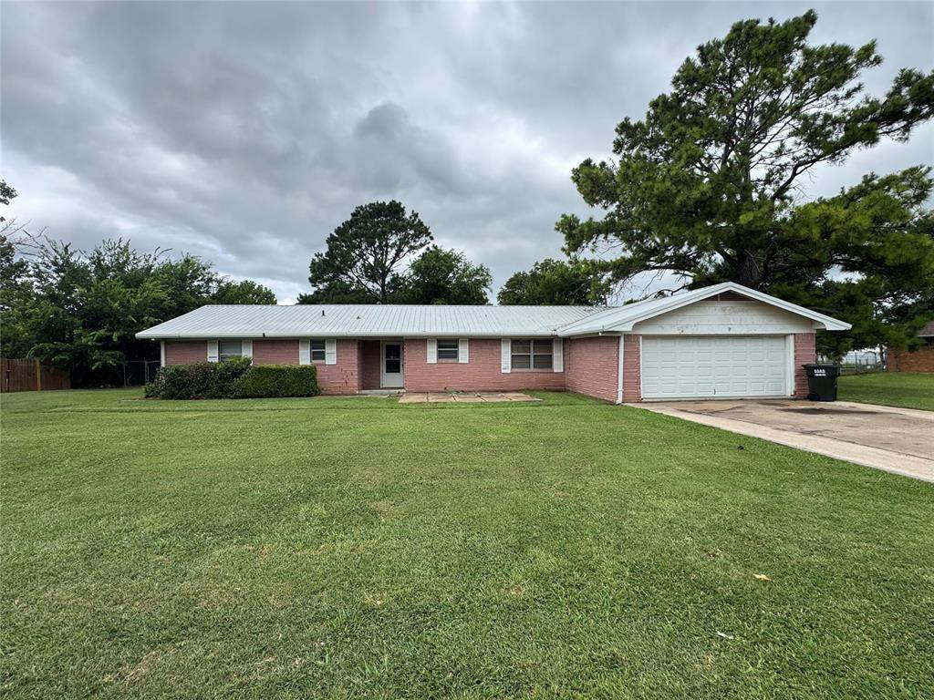 106 Hazelwood ST, Davis, OK 73030