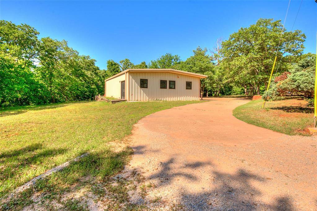 8000 N Harrah RD, Harrah, OK 73045