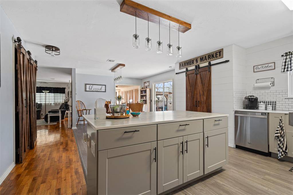 9482 Daves DR, Davis, OK 73030