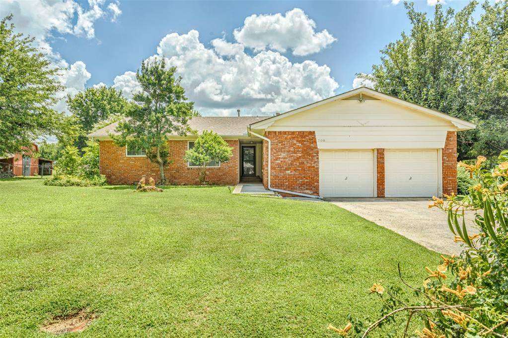 708 E Lea TER, Mustang, OK 73064