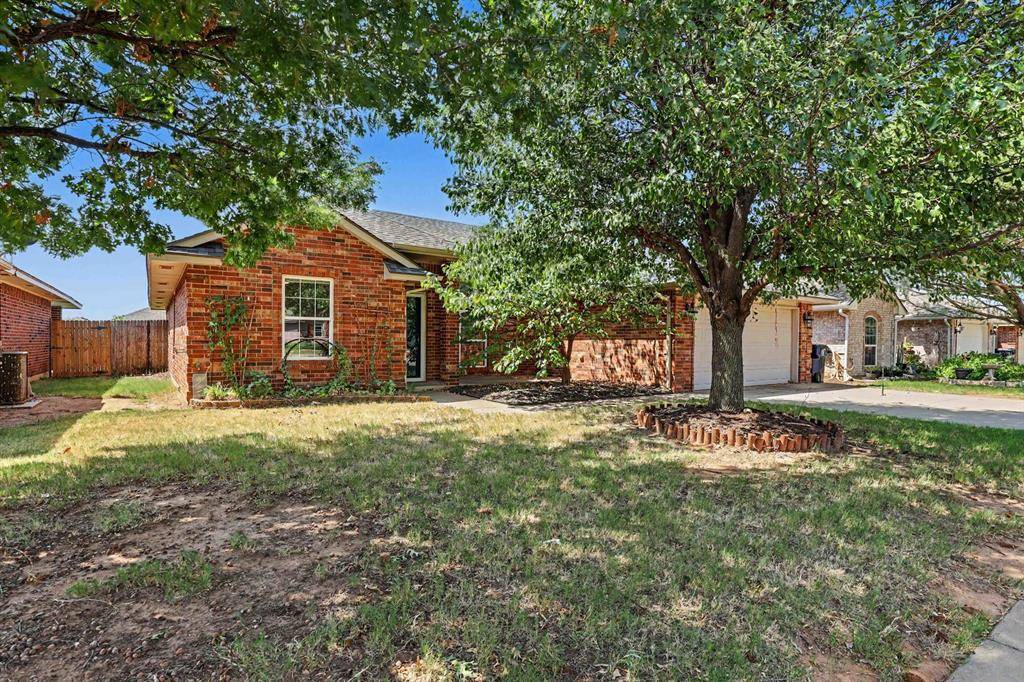 11632 SW 11th ST, Yukon, OK 73099