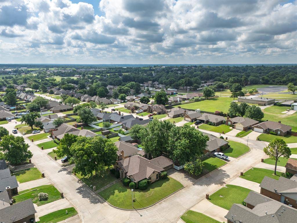 1201 Castle Creek ST, Shawnee, OK 74804