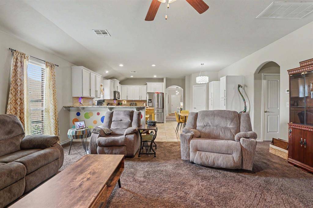 9505 Timberwind LN, Yukon, OK 73099