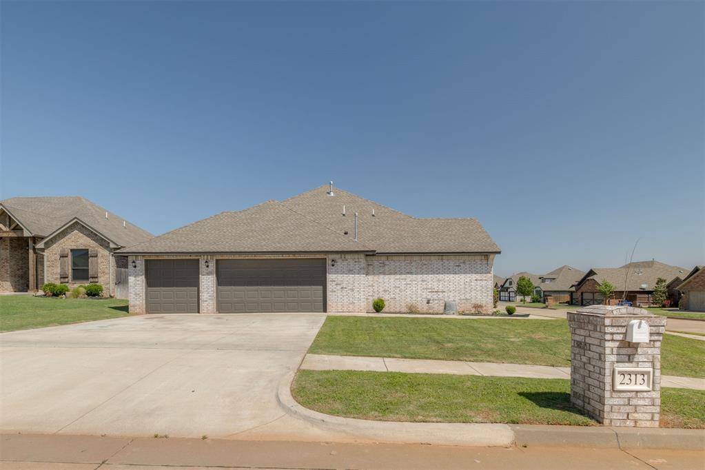 2313 E Kellan Court TER, Mustang, OK 73064