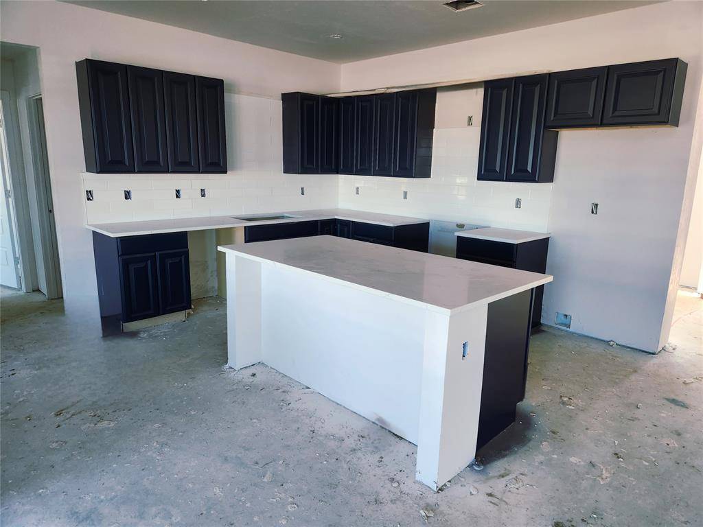 1837 Topaz RD, Pryor, OK 74361