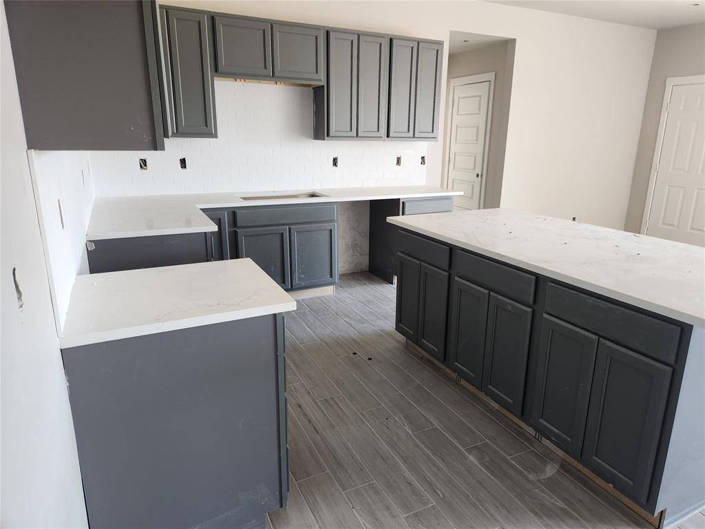 1916 Topaz RD, Pryor, OK 74361
