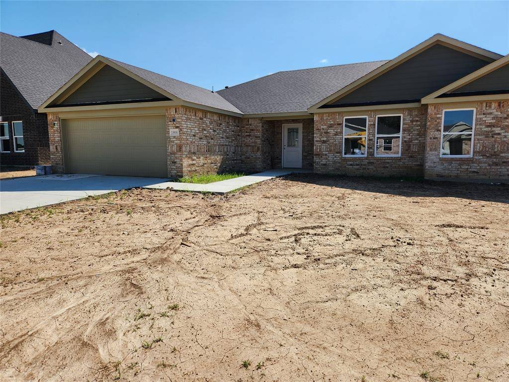 1906 Topaz RD, Pryor, OK 74361