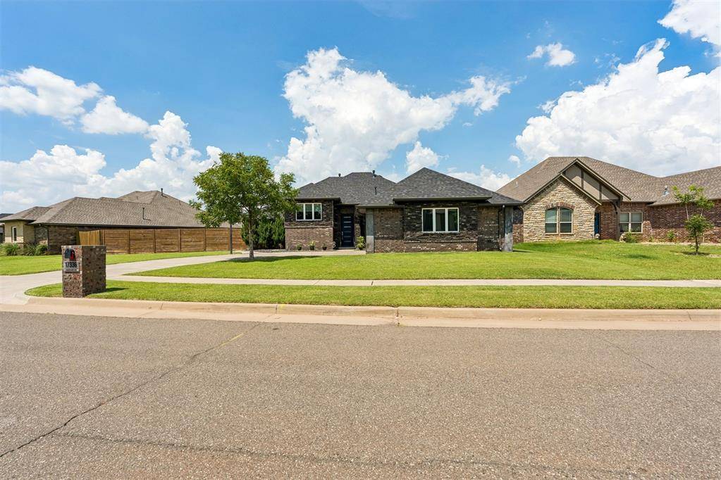 17336 Shadow Hawk LN, Edmond, OK 73012