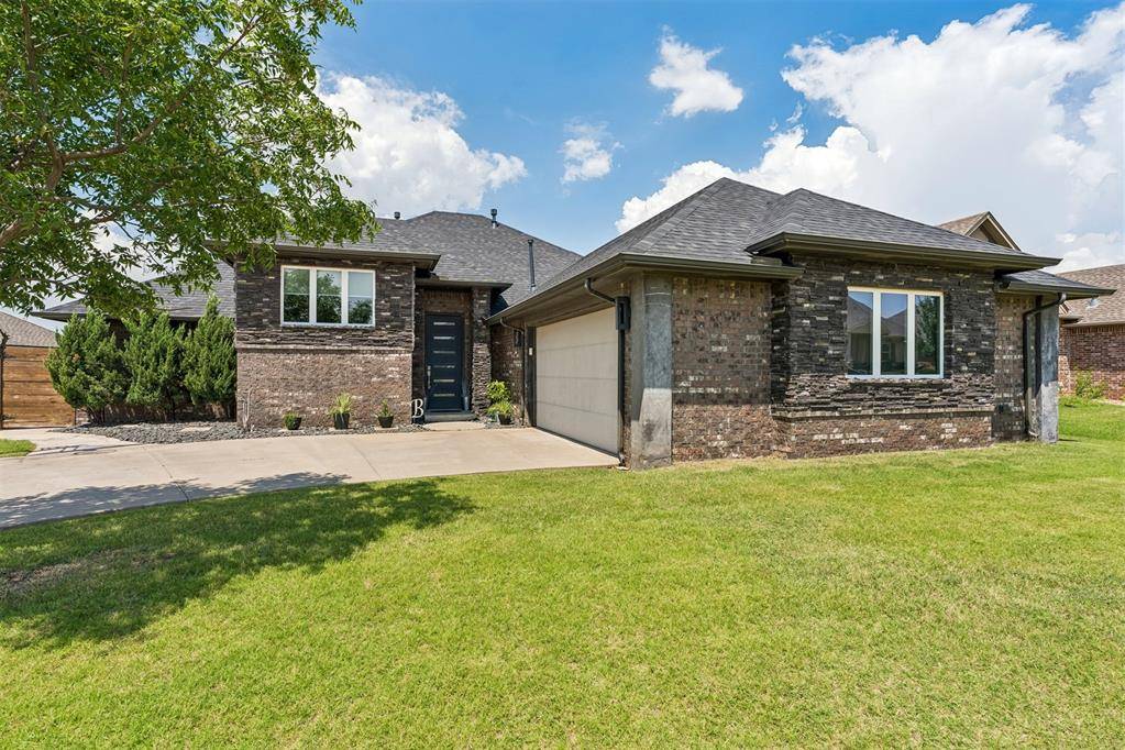 17336 Shadow Hawk LN, Edmond, OK 73012