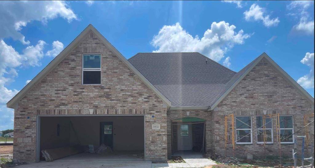 1832 Topaz RD, Pryor, OK 74361