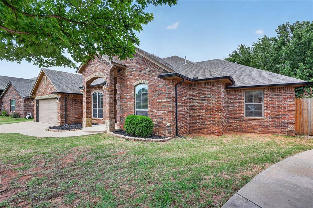 533 W Alamo Court WAY, Mustang, OK 73064