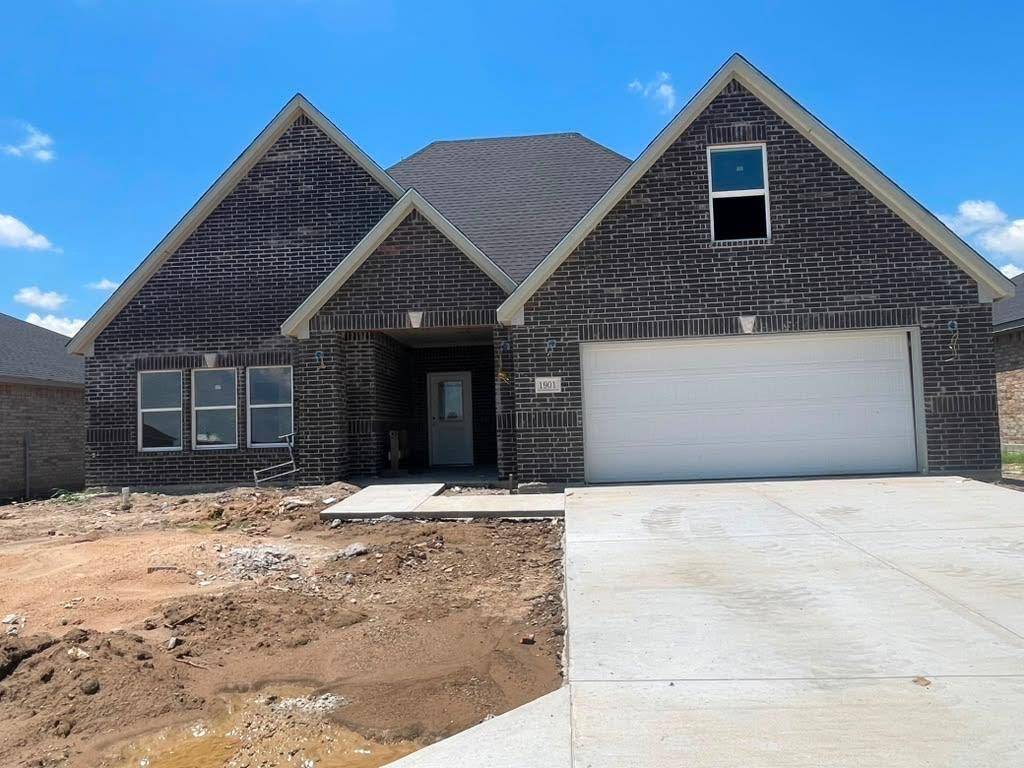 1901 Topaz RD, Pryor, OK 74361