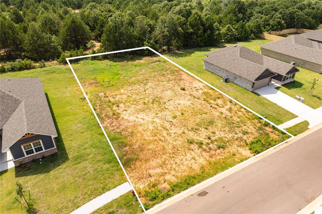 4648 Lincoln LNDG, Harrah, OK 73045