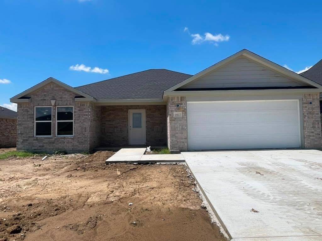1857 Topaz RD, Pryor, OK 74361