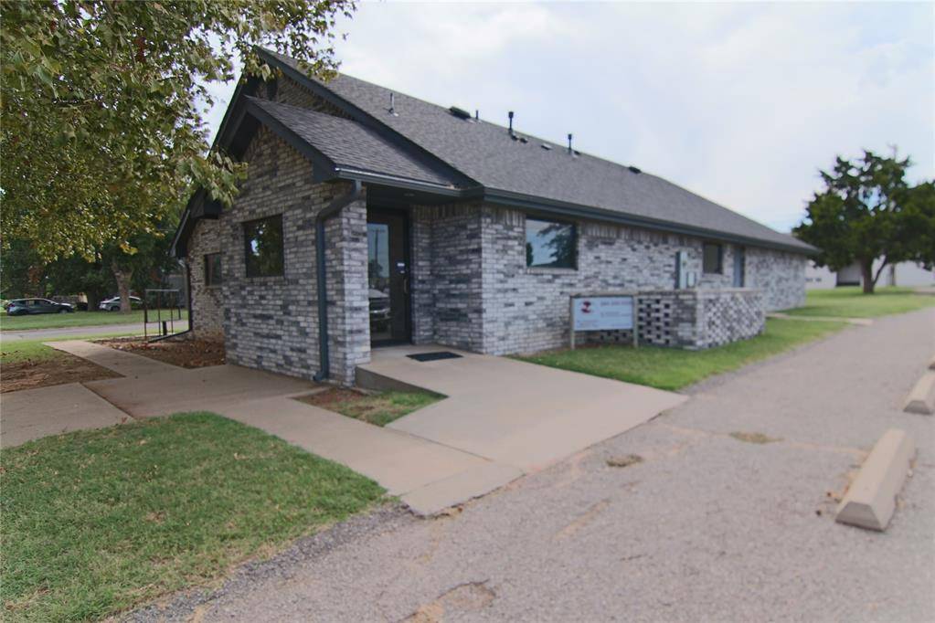 101 S Randall AVE, Elk City, OK 73644