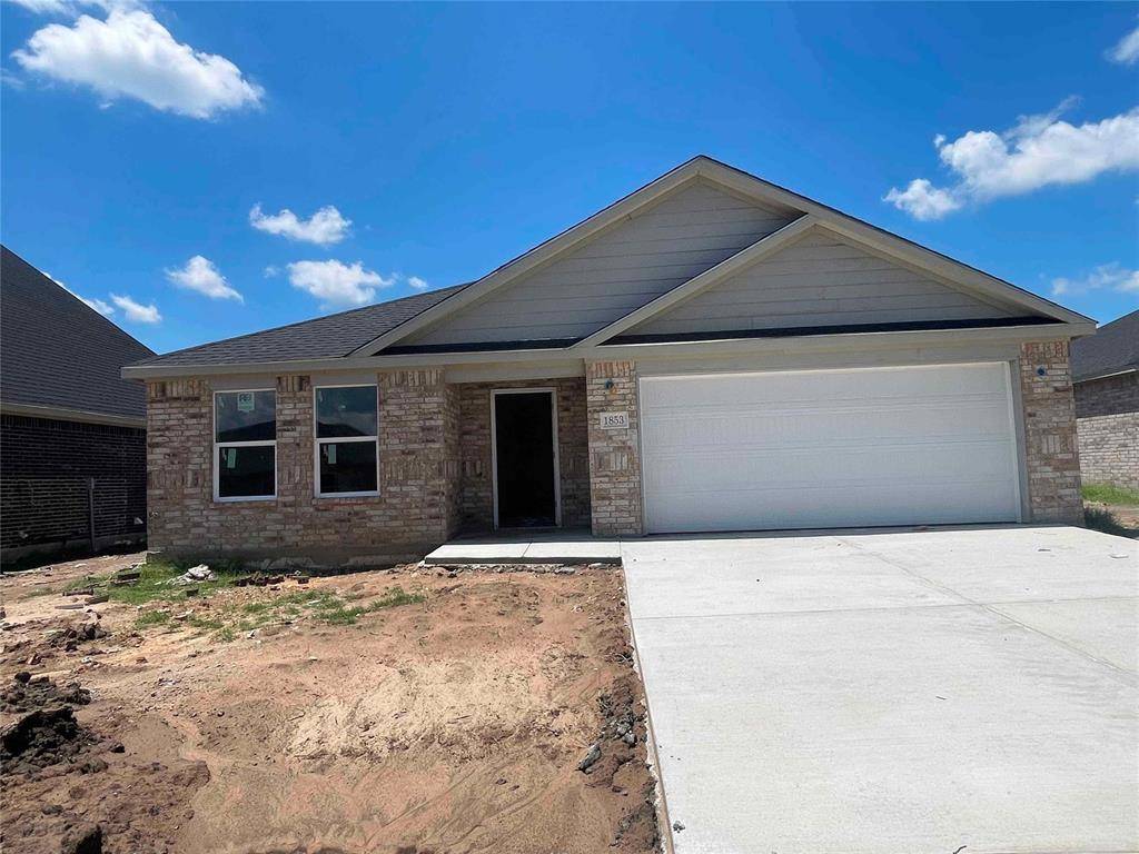 1853 Topaz RD, Pryor, OK 74361