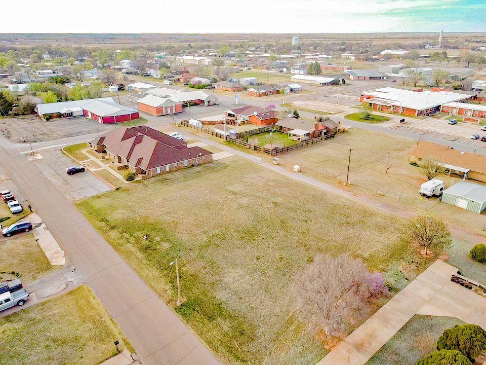 603 E Benton AVE, Sayre, OK 73662