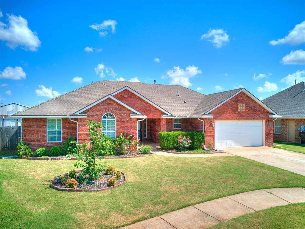 925 NE 30th ST, Moore, OK 73160