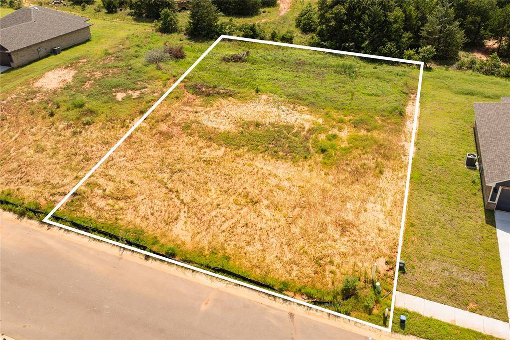 4664 Lincoln LNDG, Harrah, OK 73045