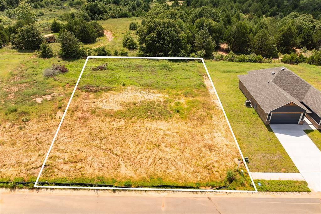 4664 Lincoln LNDG, Harrah, OK 73045