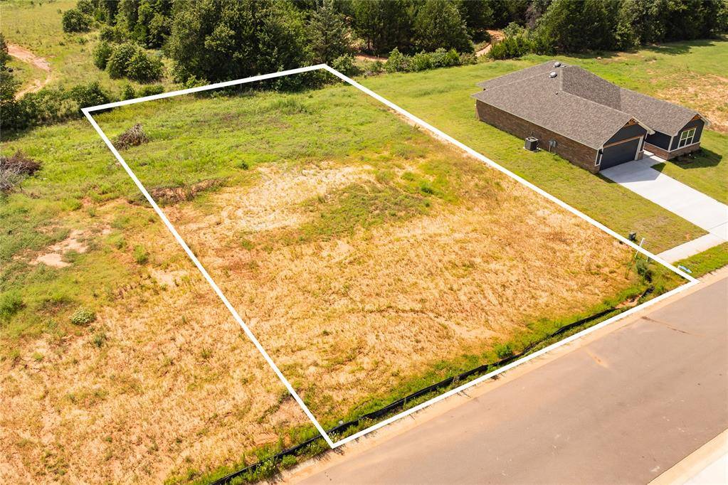 4664 Lincoln LNDG, Harrah, OK 73045
