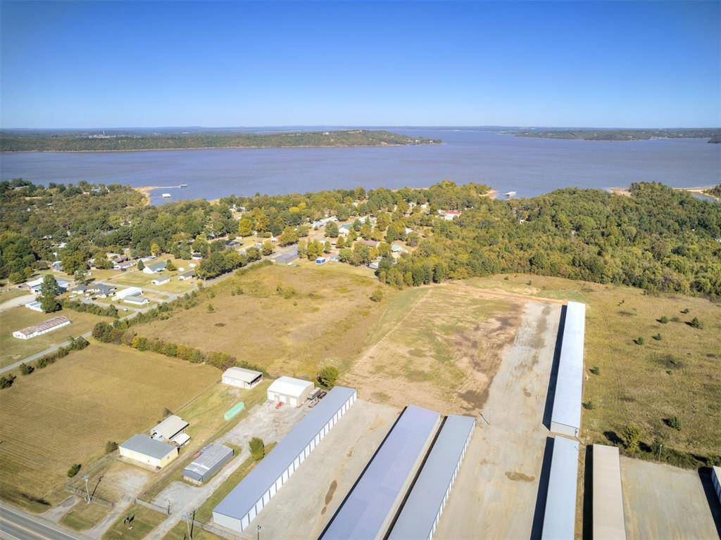 4 Hamilton RD, Eufaula, OK 74432