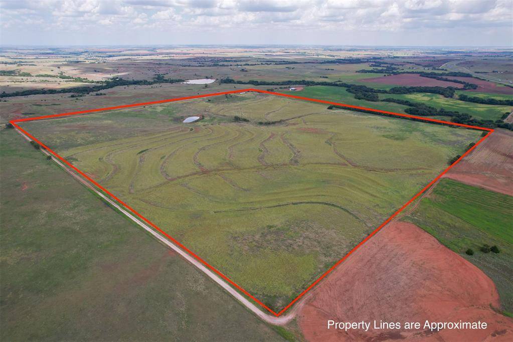 E 1060 RD, Clinton, OK 73601