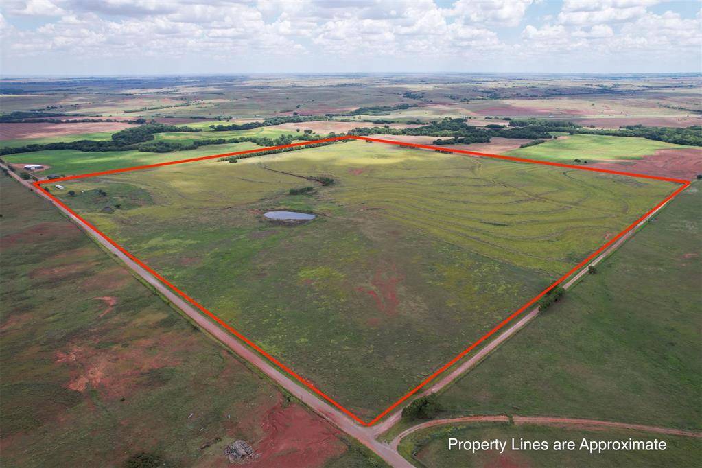 E 1060 RD, Clinton, OK 73601