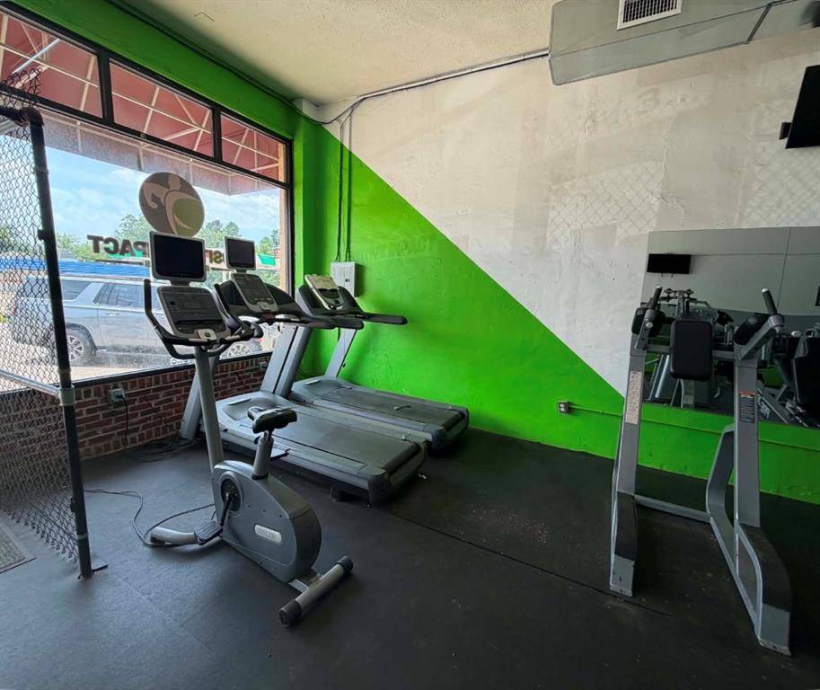 413 W Broadway ST, Mcloud, OK 74851